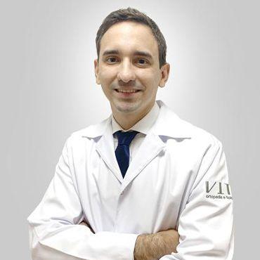 Ortopedista-Lucas-Macedo.jpg