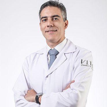 Ortopedista-Thiago-Coutinho.jpg